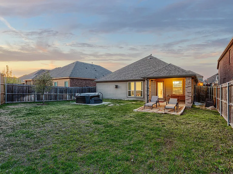 912 Lake Cypress Ln — Photo 35
