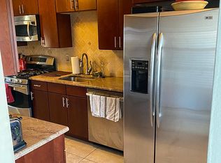 5 Seabreeze Sq, Freehold, NJ 07728