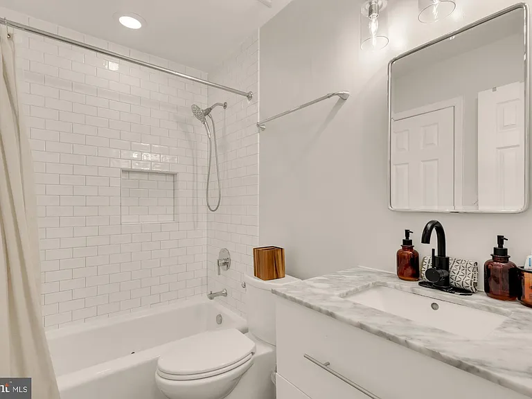 2536 S Walter Reed Dr #D — Photo 15