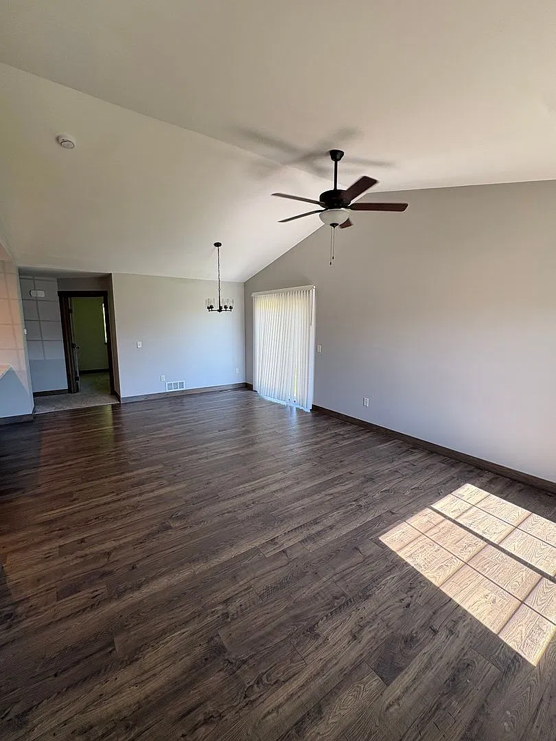 4962 Bluebell Ct — Photo 2