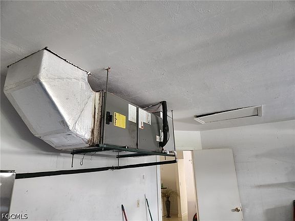 2nd image of 122 SW 21st St