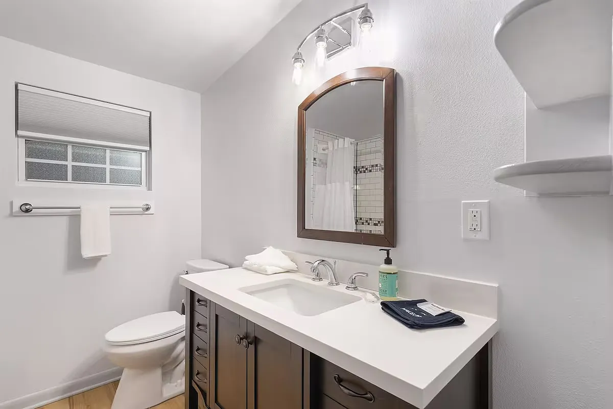 3 bed, 1250 sqft, $2,950 — Photo 3