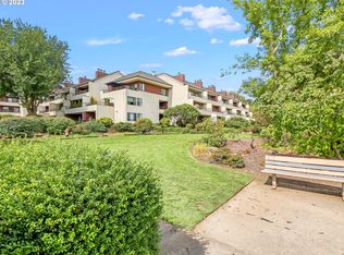 5150 S Landing Dr #208, Portland, OR 97239