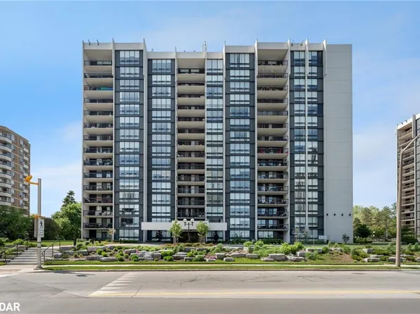 2185 Marine Dr #206, Oakville, ON L6L 5L6