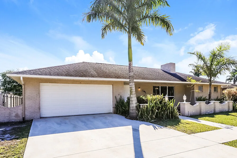 4 bed, 2.0 bath, 2144 sqft, $4,820 — Photo 3