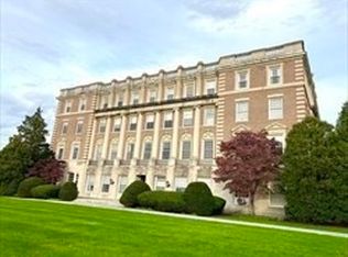 16 Balmoral St UNIT 406, Andover, MA 01810