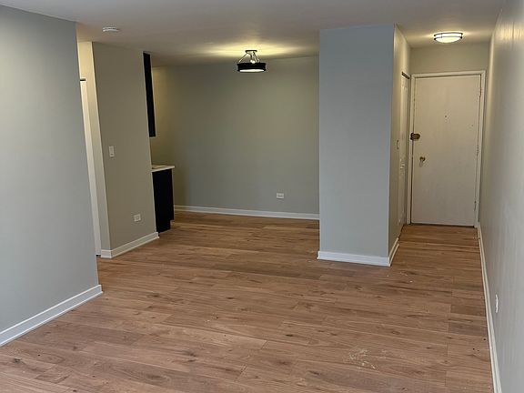 2nd image of 1021 W Ardmore Ave #1B