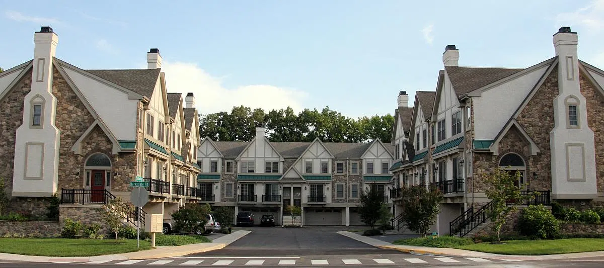 101 Sutton Way — Photo 4