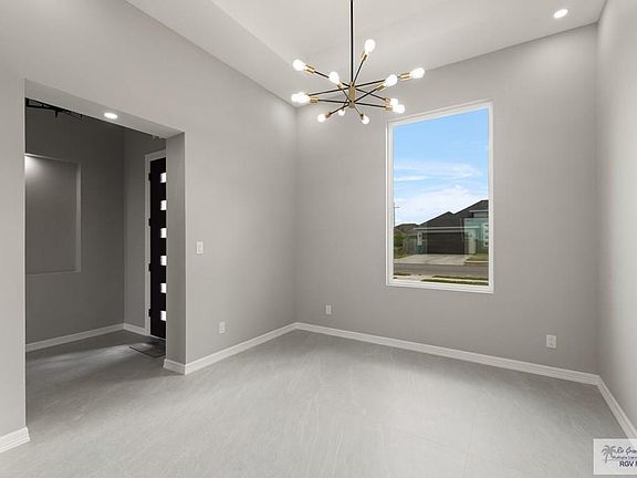 5th image of 6841 Woodlands Ave