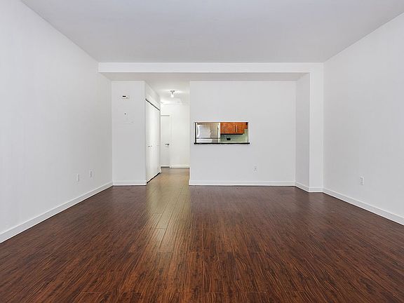 4th image of 100 John St APT 1815