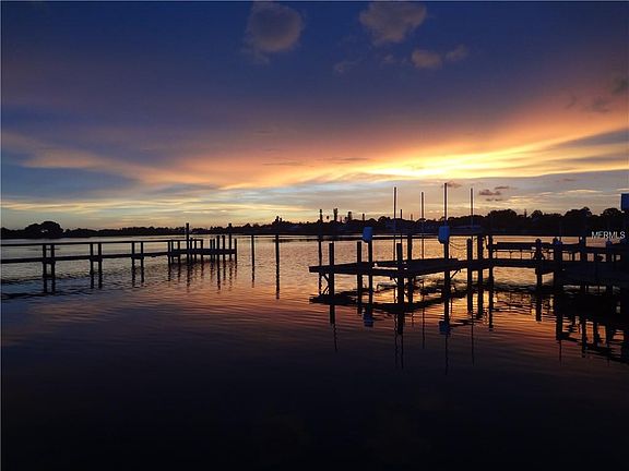 3rd image of 109 Sunset Dr