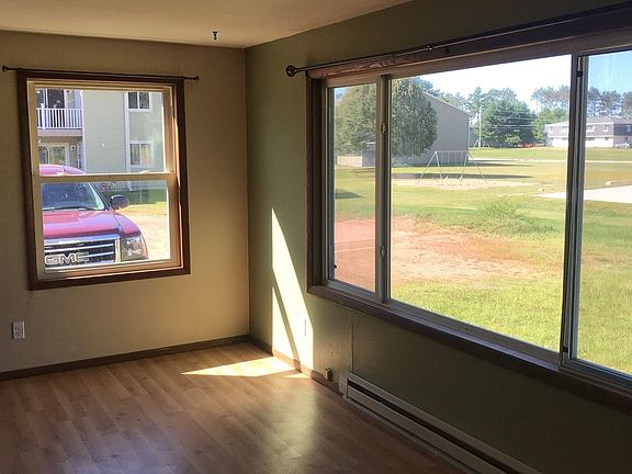 4th image of 704 Woodbine Ave #5