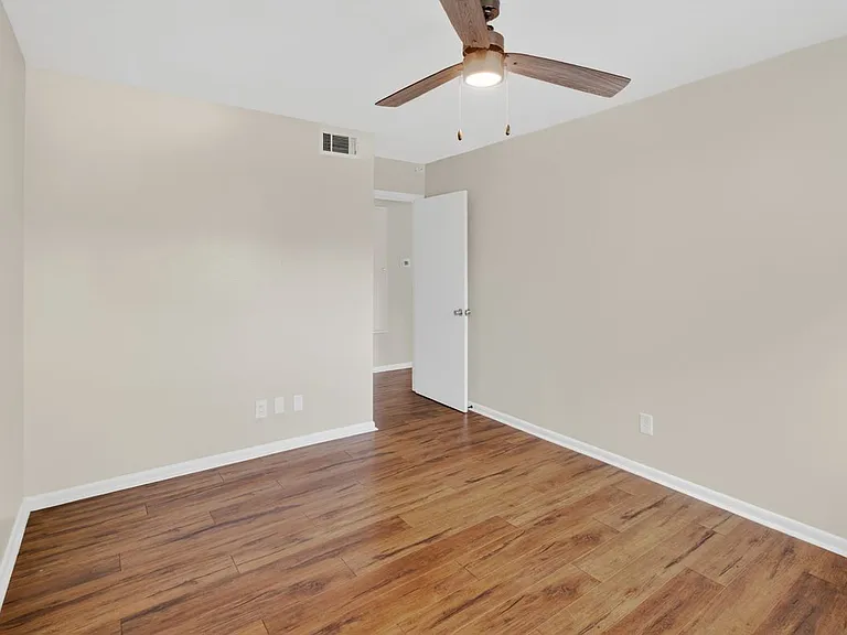 5502 Effingham Dr — Photo 11