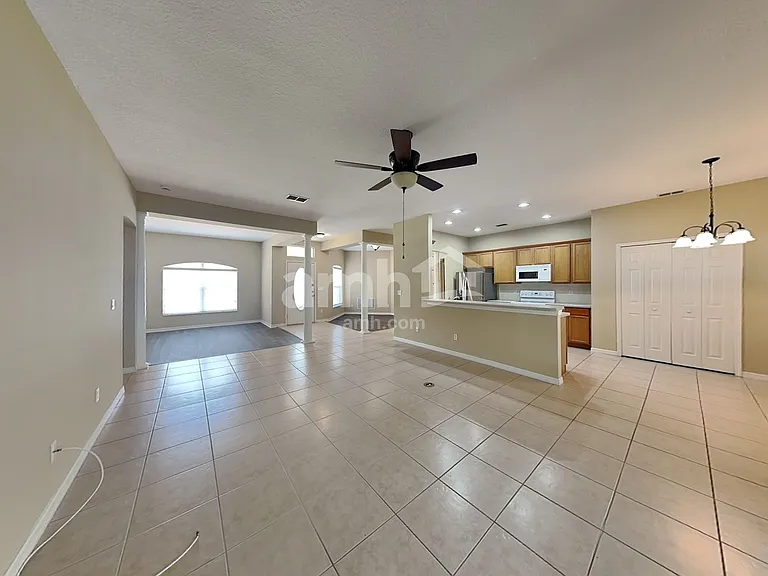 1601 Shadowood Ct — Photo 5