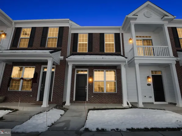 10 Ivy Ln, Levittown, PA 19055