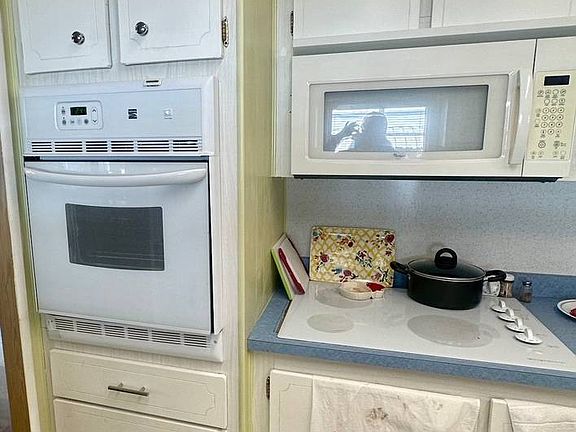 5th image of 344 10th St