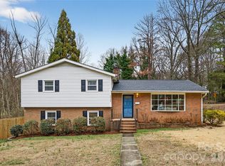 3400 Driftwood Dr, Charlotte, NC 28205