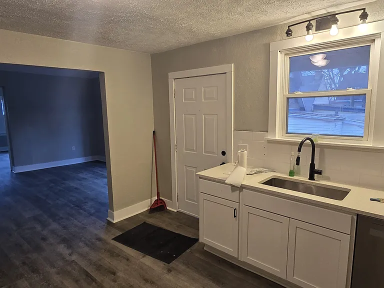 343 Spencer St NE #1 — Photo 7