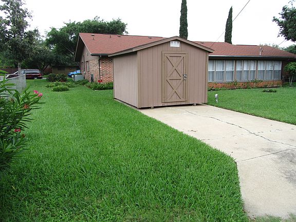 4th image of 108 W Live Oak Dr