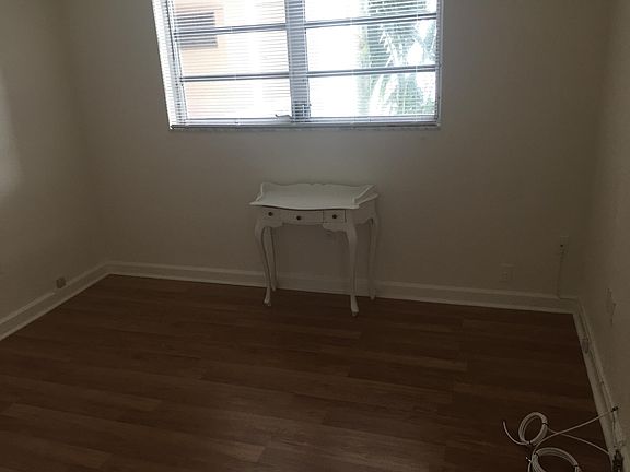 5th image of 2920 Point East Dr #207