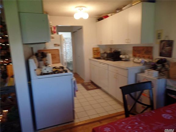 5th image of 92 Jervis Ave #92
