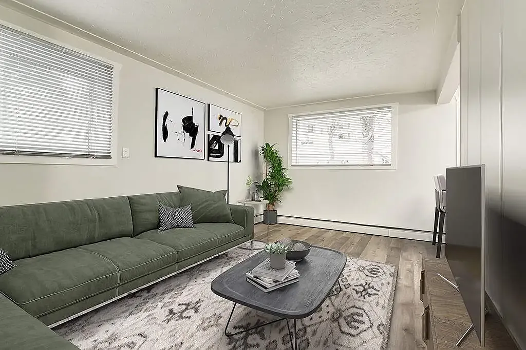 Louise Apartments — Photo 2