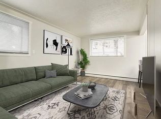 10029 111th St NW #8, Edmonton, AB T5K 1K4