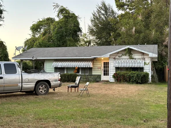 2369 Julia St, Bossier City, LA 71112
