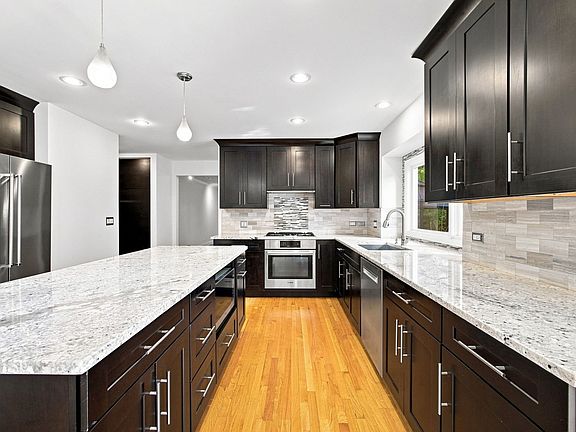 3rd image of 2752 Wendy Dr