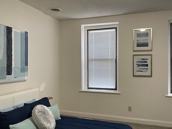 5th image of 610 S Elm St #D