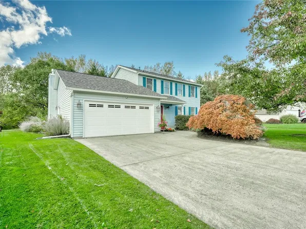 683 Bishops Ln, Webster, NY 14580