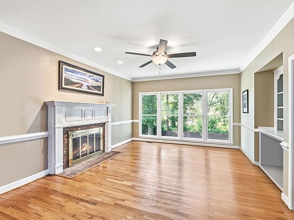 3rd image of 7 Shadetree Ct