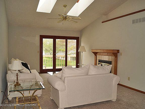 5th image of 1133 Vail Ct #18