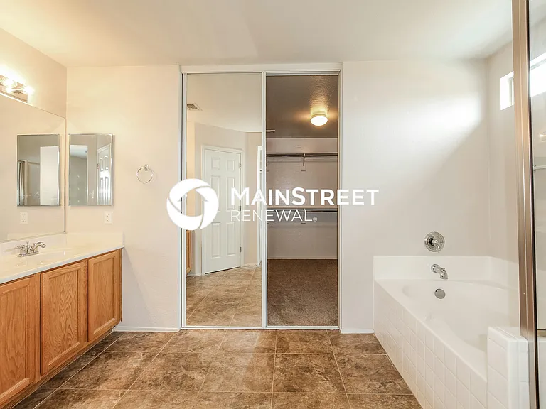 14765 N 141st Ln — Photo 7