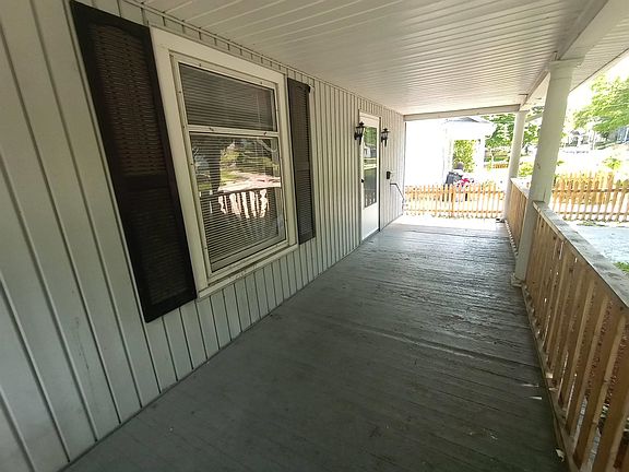 3rd image of 1236 Benton St