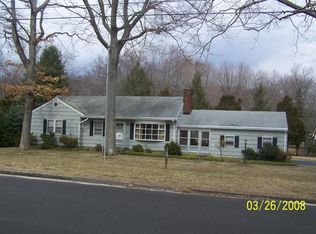 120 Oakland Dr, Trumbull, CT 06611