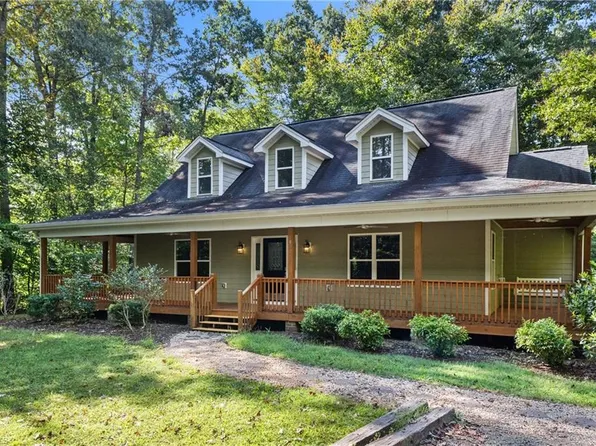 1058 Autumn Dr, East Bend, NC 27018