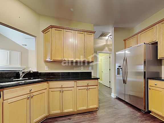 3rd image of 1268 Beaverton Trl