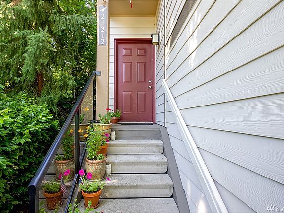 4th image of 21212 SE 42nd Ln