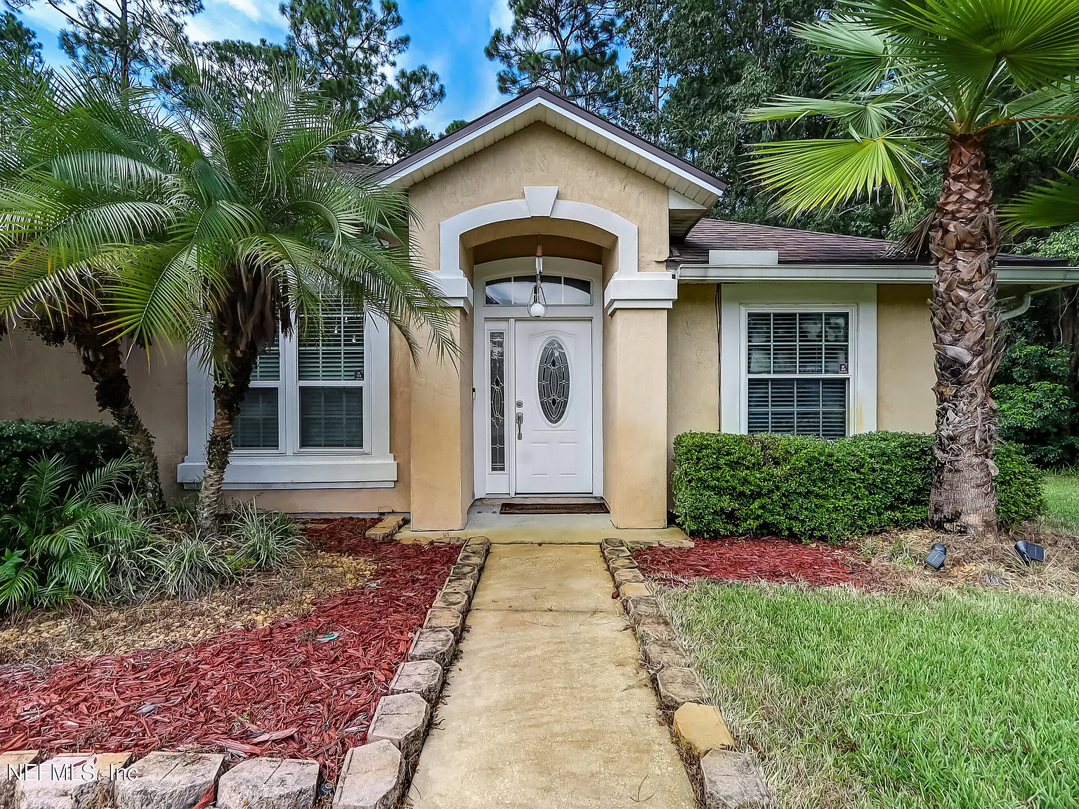 4 bed, 2.0 bath, 2055 sqft, $3,000 — Photo 4