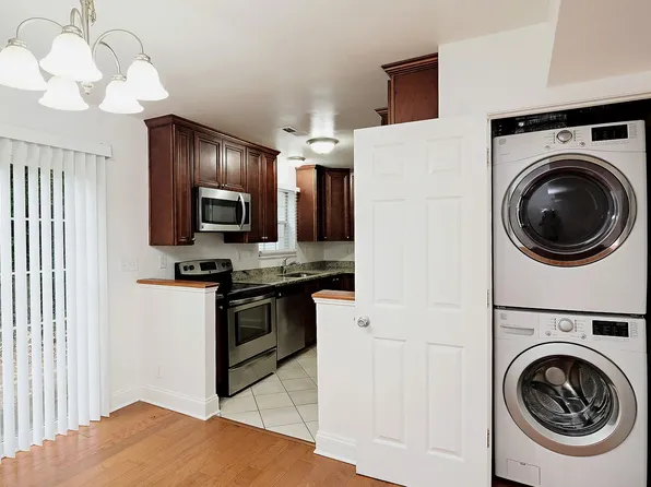 117 Longwood Dr #B, Charlottesville, VA 22903
