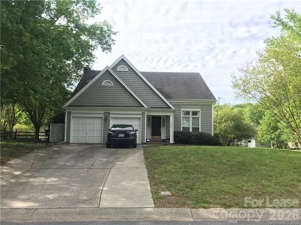 3229 Silver Pond Ct, Charlotte, NC 28210