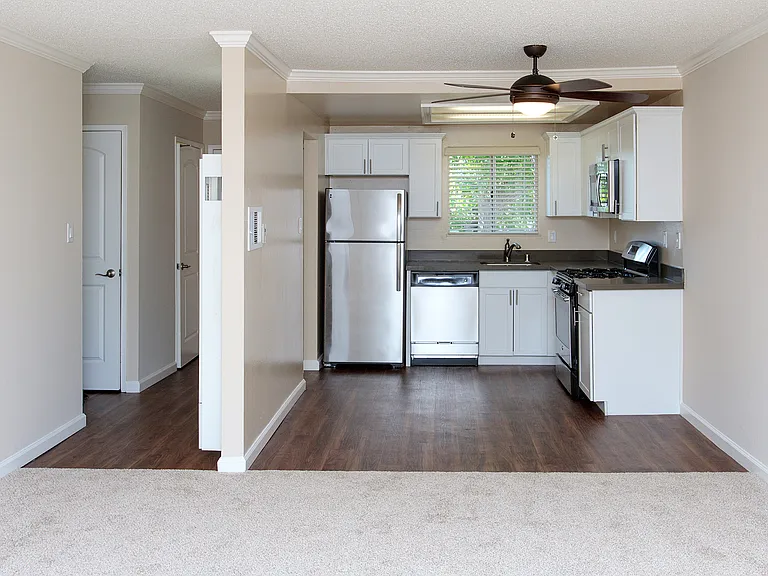 Countrywood Apartments — Photo 4