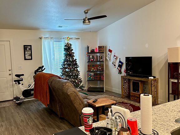 4th image of 919 N Ironwood Dr