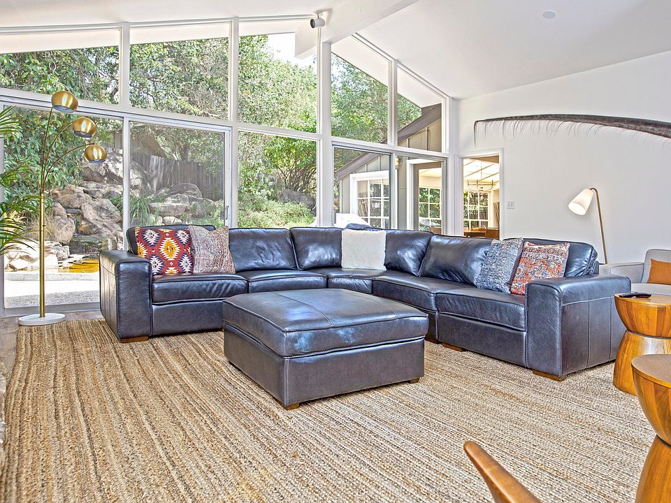 2nd image of 715 Oak Grove Ln