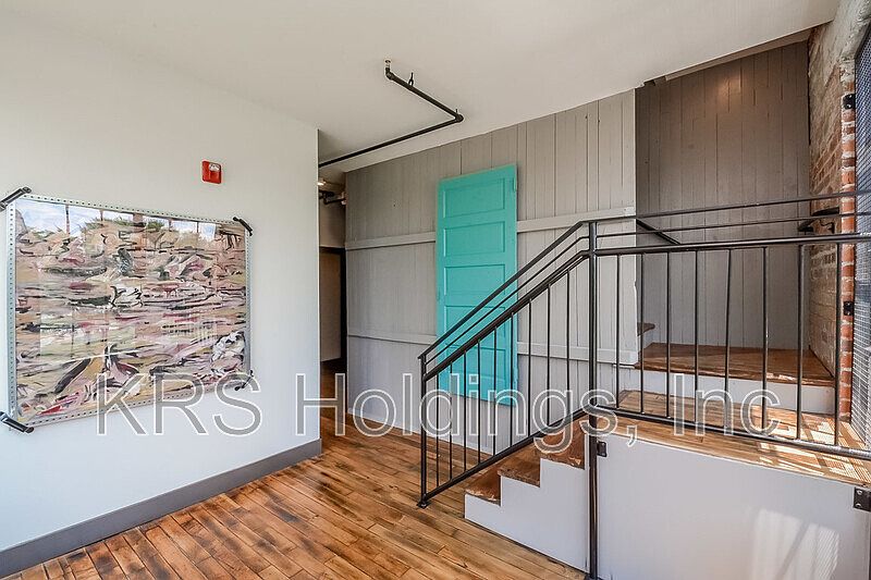 1st image of 123 Pine St #39