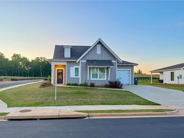 1831 Woodward Oaks Trl, Auburn, AL 36830