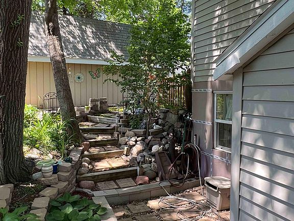 5th image of 2184 Minnehaha Ave E