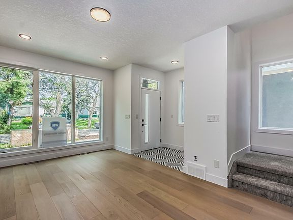 5th image of 13845 110a Ave