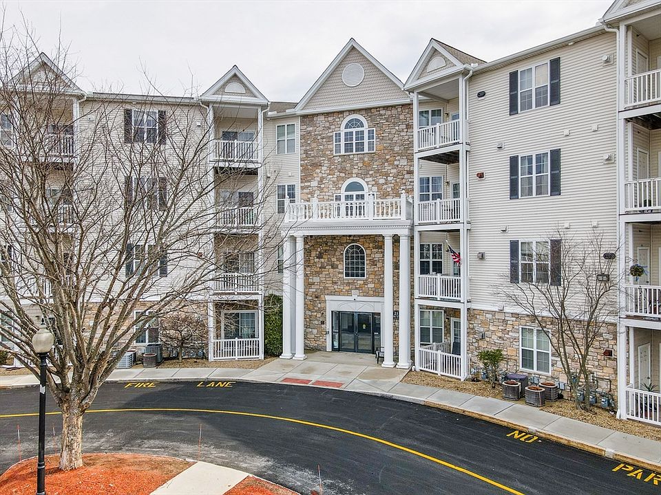 1st image of 21 Hampshire Rd APT 306